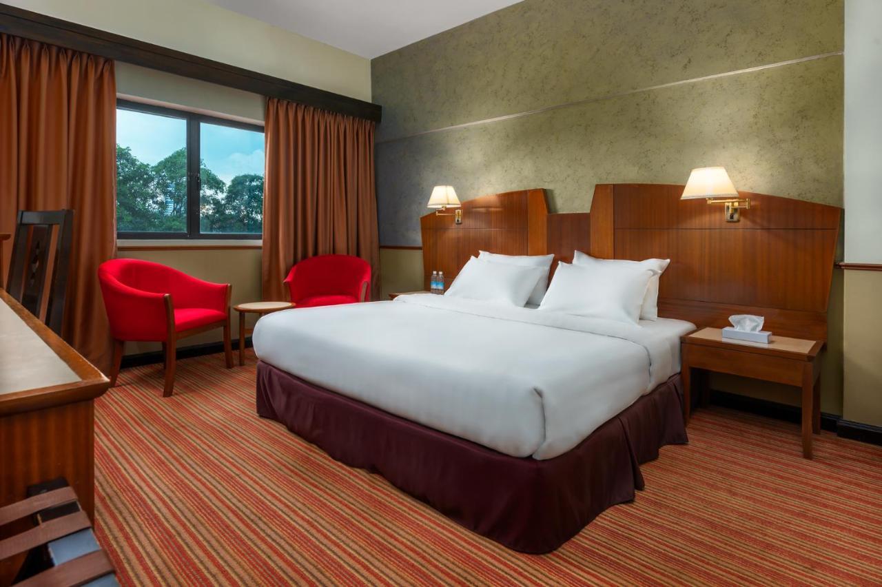 Merrida Hotel Кланг Экстерьер фото