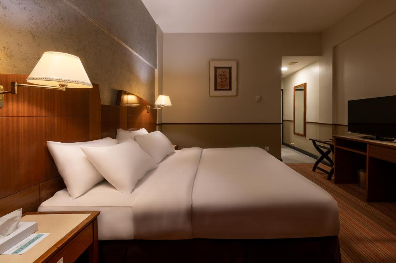 Merrida Hotel Кланг Экстерьер фото