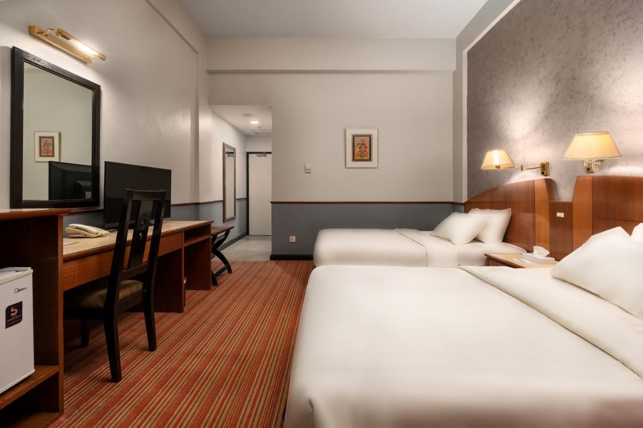 Merrida Hotel Кланг Экстерьер фото