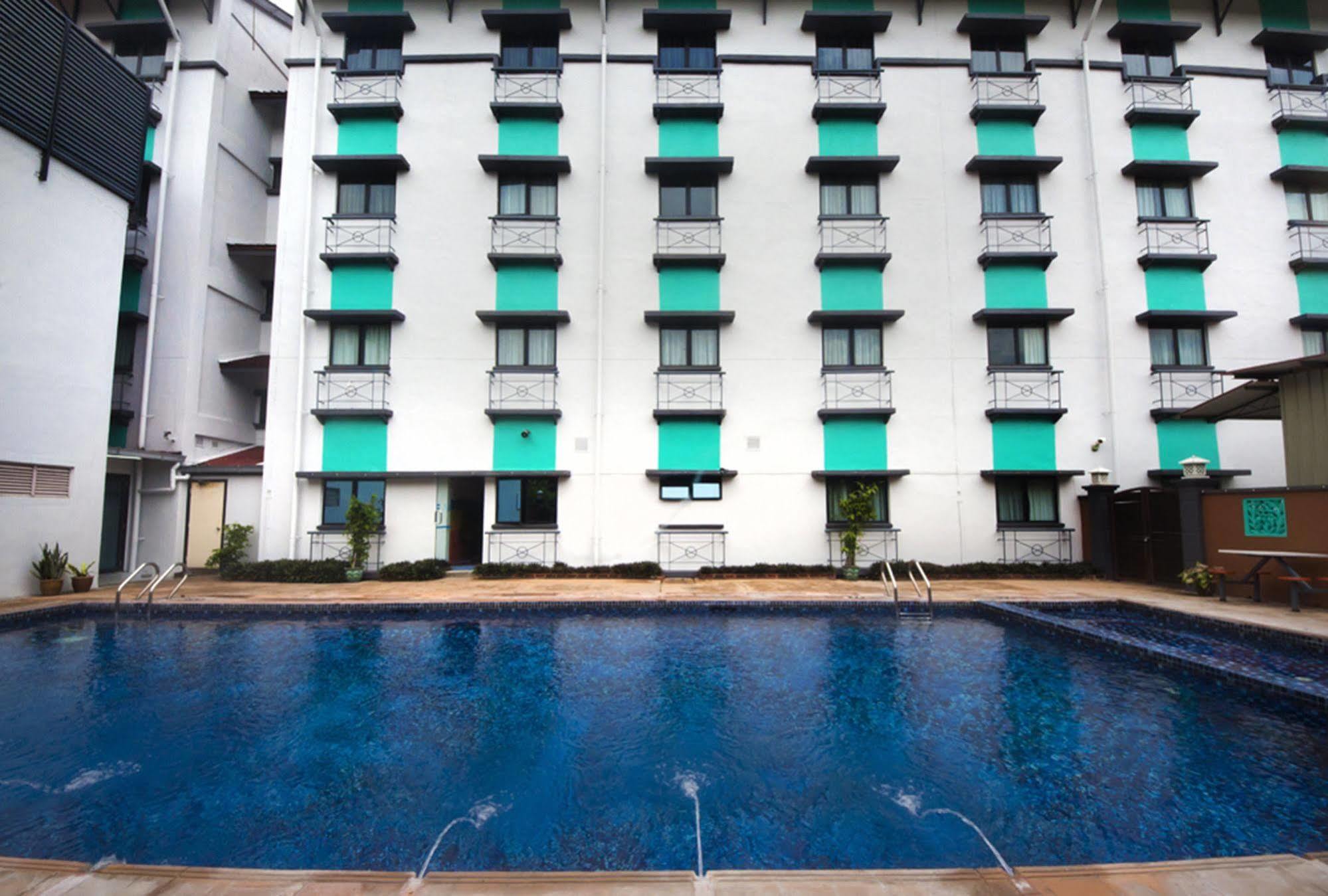 Merrida Hotel Кланг Экстерьер фото