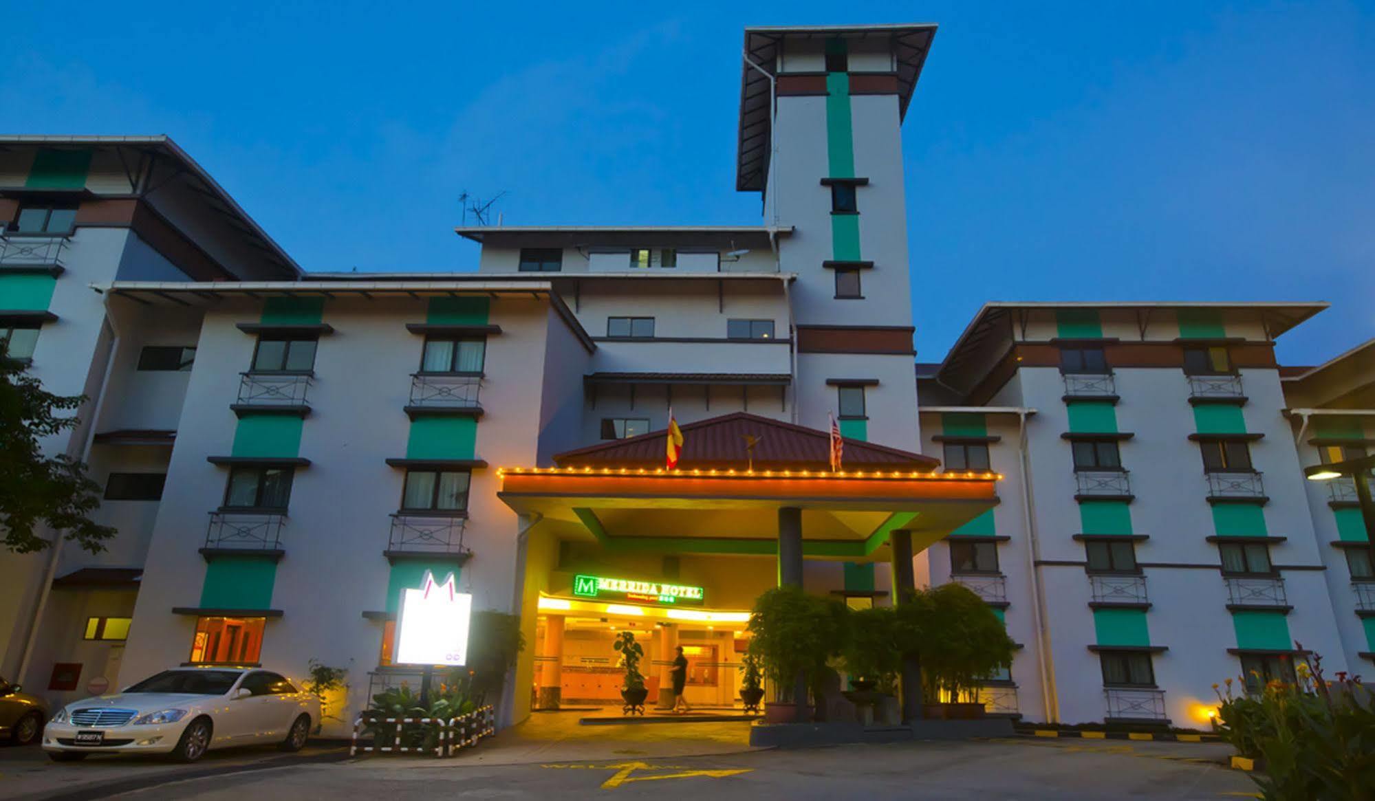 Merrida Hotel Кланг Экстерьер фото